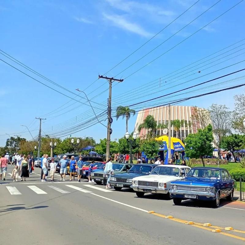 3º Encontro de Carros Antigos de Bento